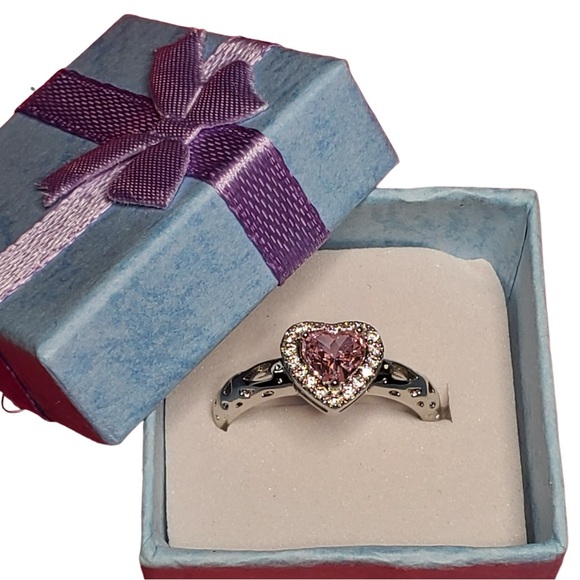 Sz9 - Cubic Zirconia Pink Heart shaped Ring - Picture 3 of 3